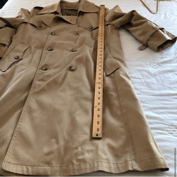 Vintage Christian Dior trench coat with removable wool lining - Picture 13 of 14
